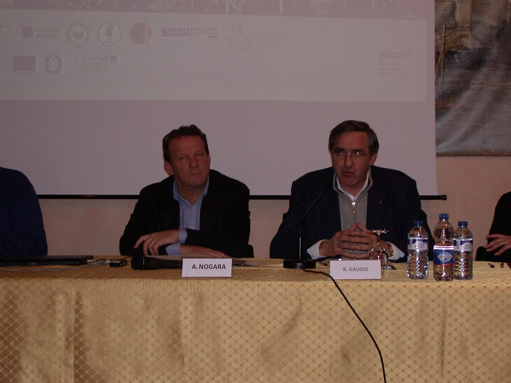 Saluto introduttivo da parte del Dott. Agr. Roberto Gaudio, Presidente CERVIM. Al Tavolo dei relatori il Dott. Alessandro Nogara, Assessore all Agricoltura e Risorse naturali della Regione autonoma Valle d Aosta.