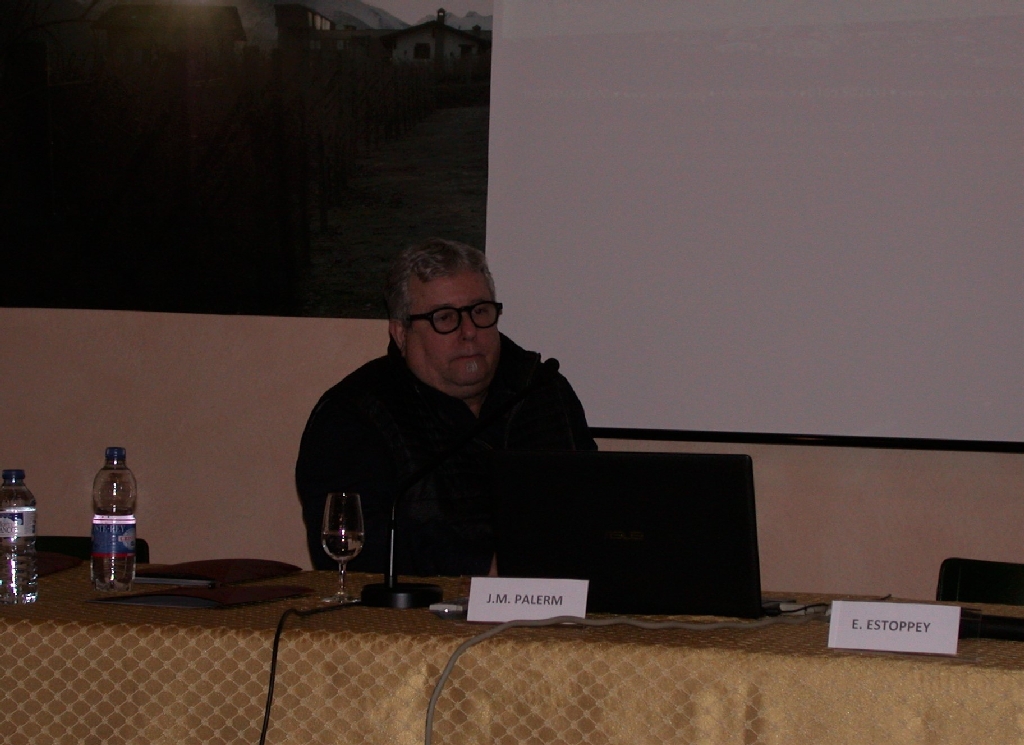 Relazione del Prof. Manuel Palerm (Presidente UNISCAPE, Docente di Architettura all Università delle Canarie) su "Terrazzamenti versus vigneti: condizioni del territorio per la valorizzazione del paesaggio".