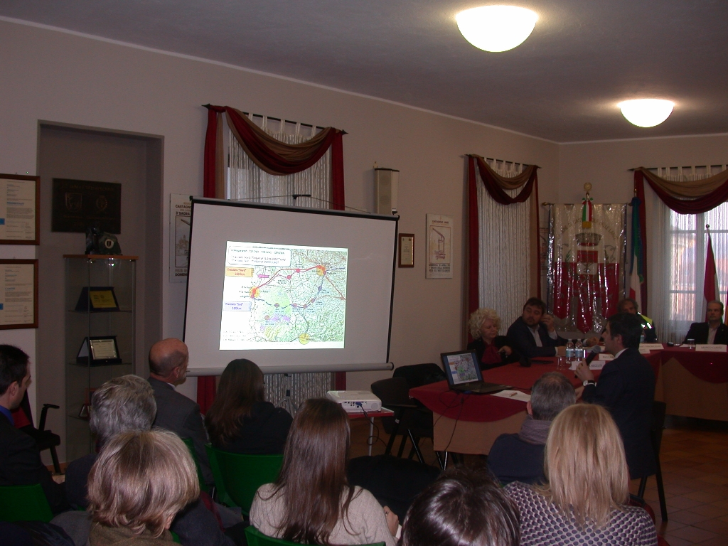 Presentazione della relazione sul tema della mobilità sostenibile e delle Stazioni ferroviarie da parte del nuovo Presidente del Tavolo tecnico sulla mobilità sostenibile, Arch. Giovanni Currado [Foto di Erildo Ferro].