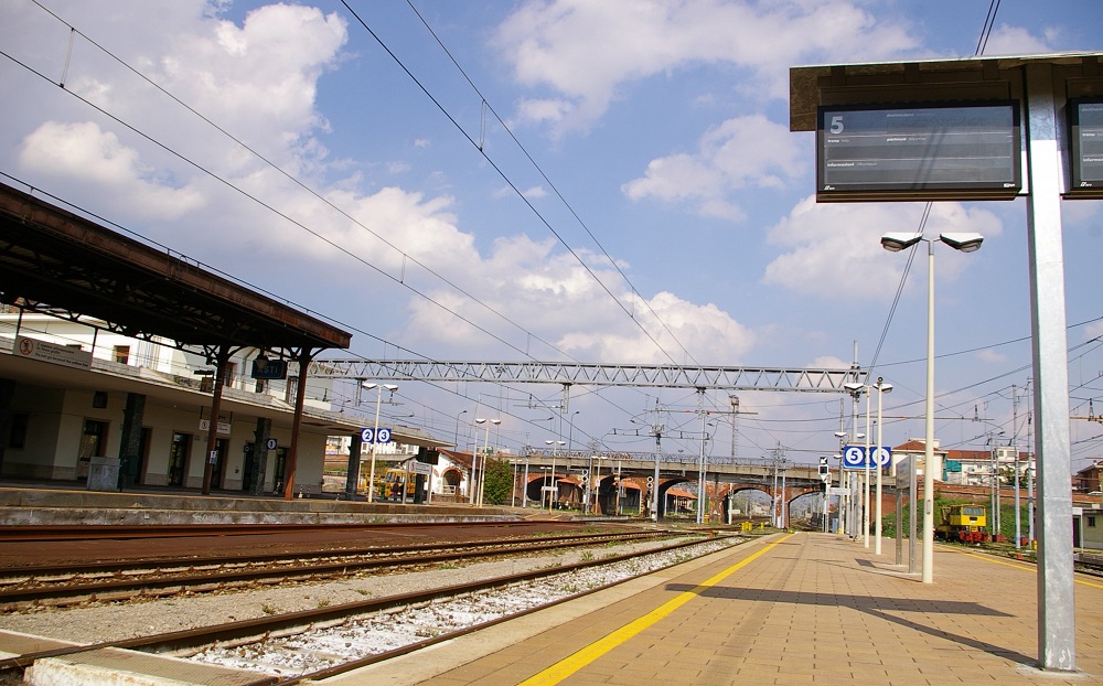 Veduta della Stazione ferroviaria di Asti, la prima della Linea Asti-Alba oggetto dell azione del Tavolo tecnico della mobilità sostenibile per la riattivazione del servizio ferroviario lungo l intera tratta.