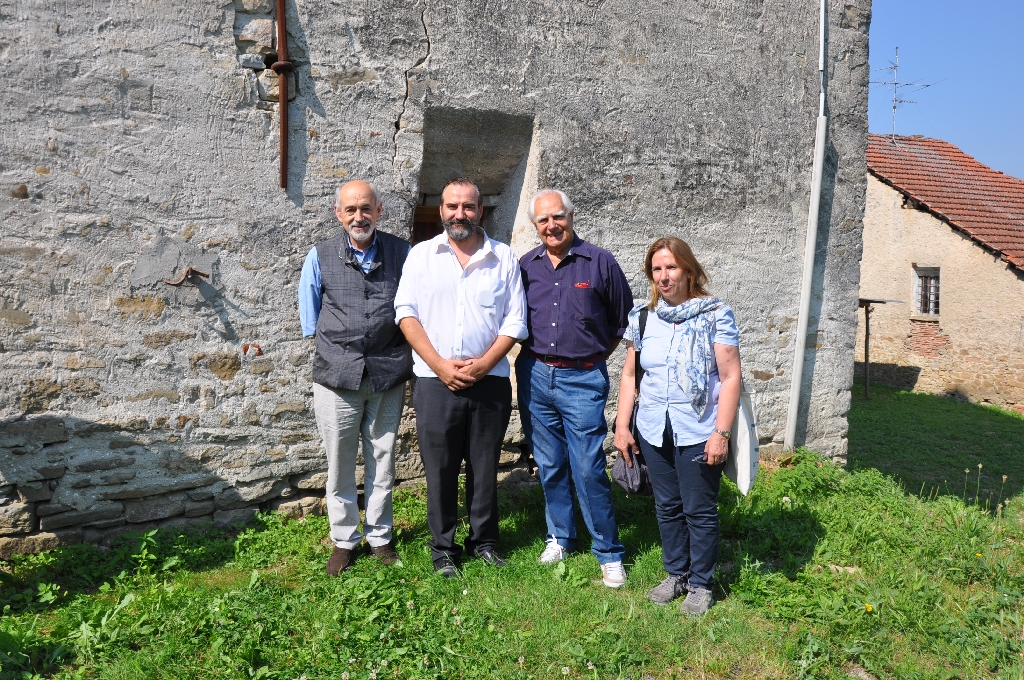 Foto ricordo: Francesco Alberti La Marmora (Osservatorio Biellese - Beni culturali e Paesaggio), Marco Devecchi (Osservatorio del paesaggio per il Monferrato e l Astigiano), Valerio Di Battista (Osservatorio del paesaggio del Monferrato casalese) e Daniela Bosia (Presidente della Rete degli Osservatori del Paesaggio del Piemonte e Osservatorio del Paesaggio del Mongioie).