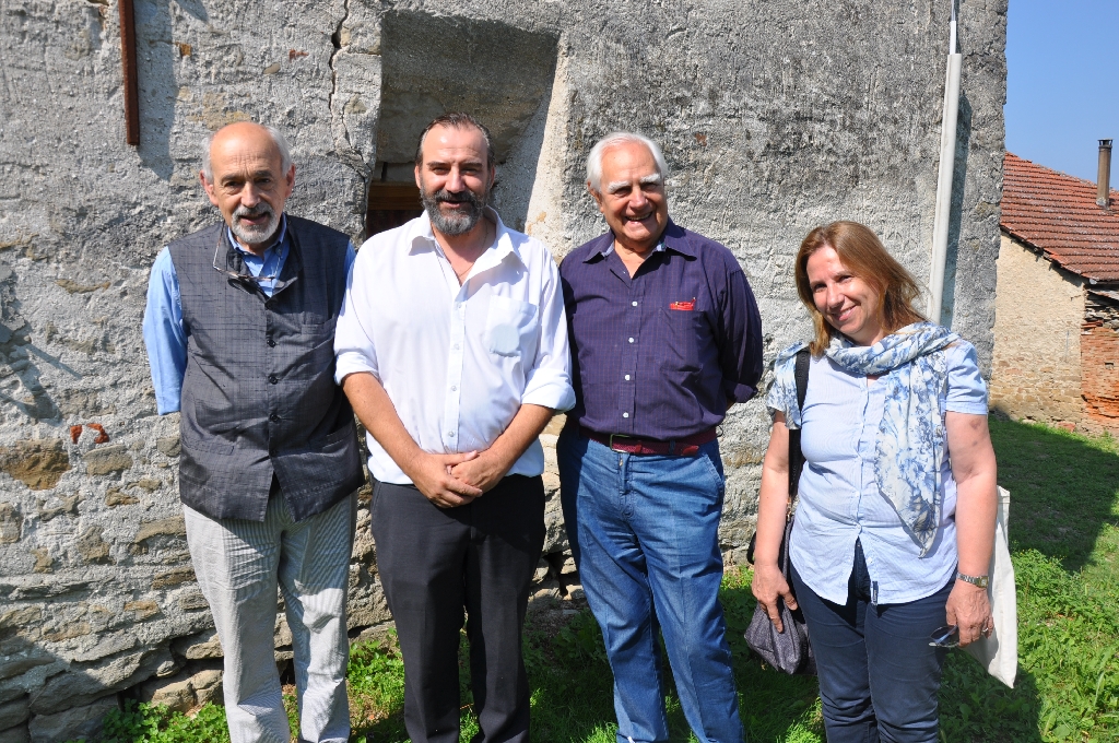 Foto ricordo: Francesco Alberti La Marmora (Osservatorio Biellese - Beni culturali e Paesaggio), Marco Devecchi (Osservatorio del paesaggio per il Monferrato e l Astigiano), Valerio Di Battista (Osservatorio del paesaggio del Monferrato casalese) e Daniela Bosia (Presidente della Rete degli Osservatori del Paesaggio del Piemonte e Osservatorio del Paesaggio del Mongioie).