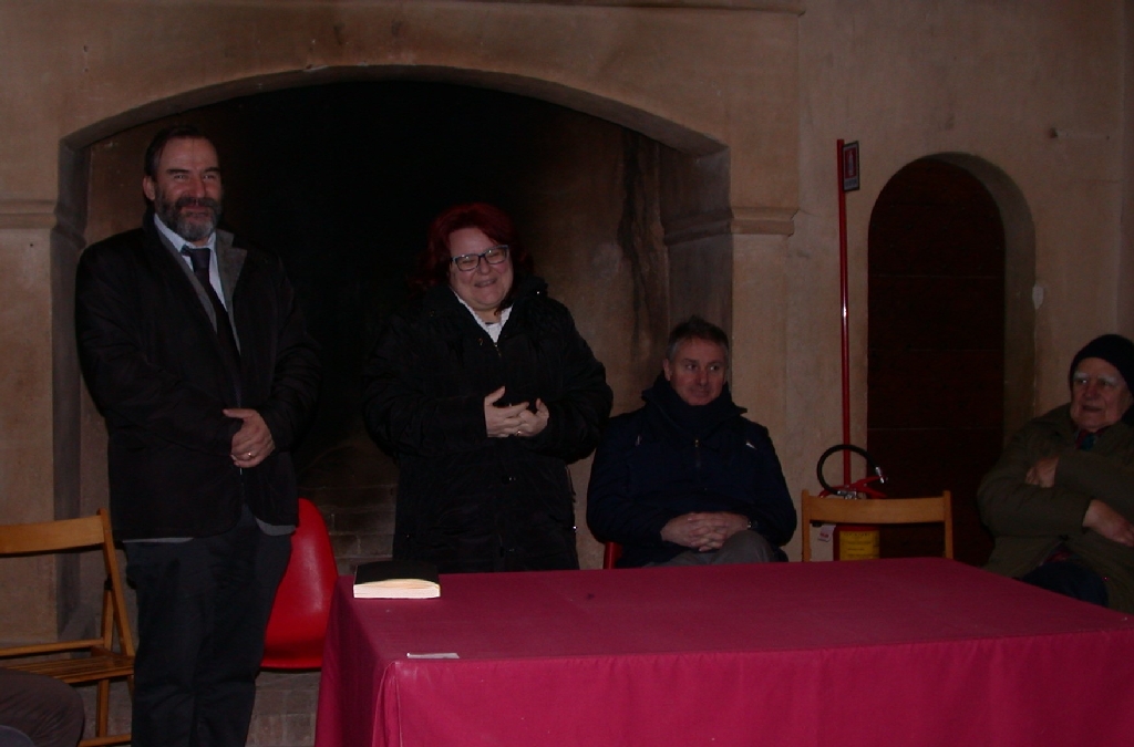 Saluto introduttivo da parte della Dott.ssa Valentina Barberis (Direttore del Complesso canonicale di Santa Maria di Vezzolano) ai partecipanti alla riunione degli Osservatori del paesaggio del Piemonte [Foto di Silvio Garlasco].