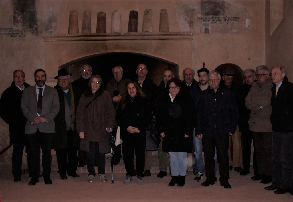 Foto ricordo al termine della riunione della Rete degli Osservatori del paesaggio del Piemonte. Da (sx): Arch. Silvio Veglio, Prof. Marco Devecchi, Arch. Dino Barrera, Dott. Franco Bartocci, Dott.ssa Patrizia Garzena, Prof. Valerio Di Battista, Prof.ssa Daniela Bosia (Presidente della Rete degli Osservatori del paesaggio), Dott. Roberto Pozzi, Arch. Diego Corradin, Dott.ssa Valentina Barberis, Dott. Gianpaolo Bardazza, Dott. Angelo Porta, Ing. Francesco Garetto, Dott. Franco Correggia, Dott. Carlo Sansottera e Dott. Ruggero Barenghi [Foto di Selma Chiosso].