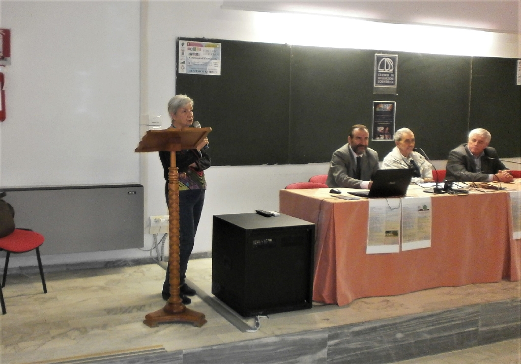 Saluto introduttivo della Prof.ssa Laurana Lajolo (Associazione Davide Lajolo) [Foto di Paola Grassi].