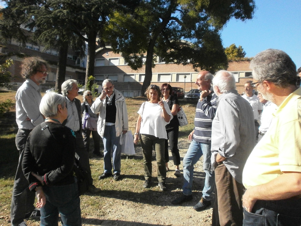 Noi camminiamo  nel Percorso Benessere della Scuola "G. Penna" di Asti.