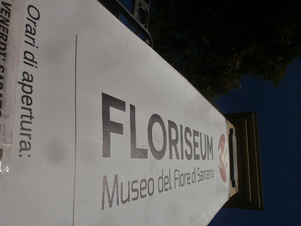 Veduta del Cartello all ingresso al FLORISEUM di Sanremo.