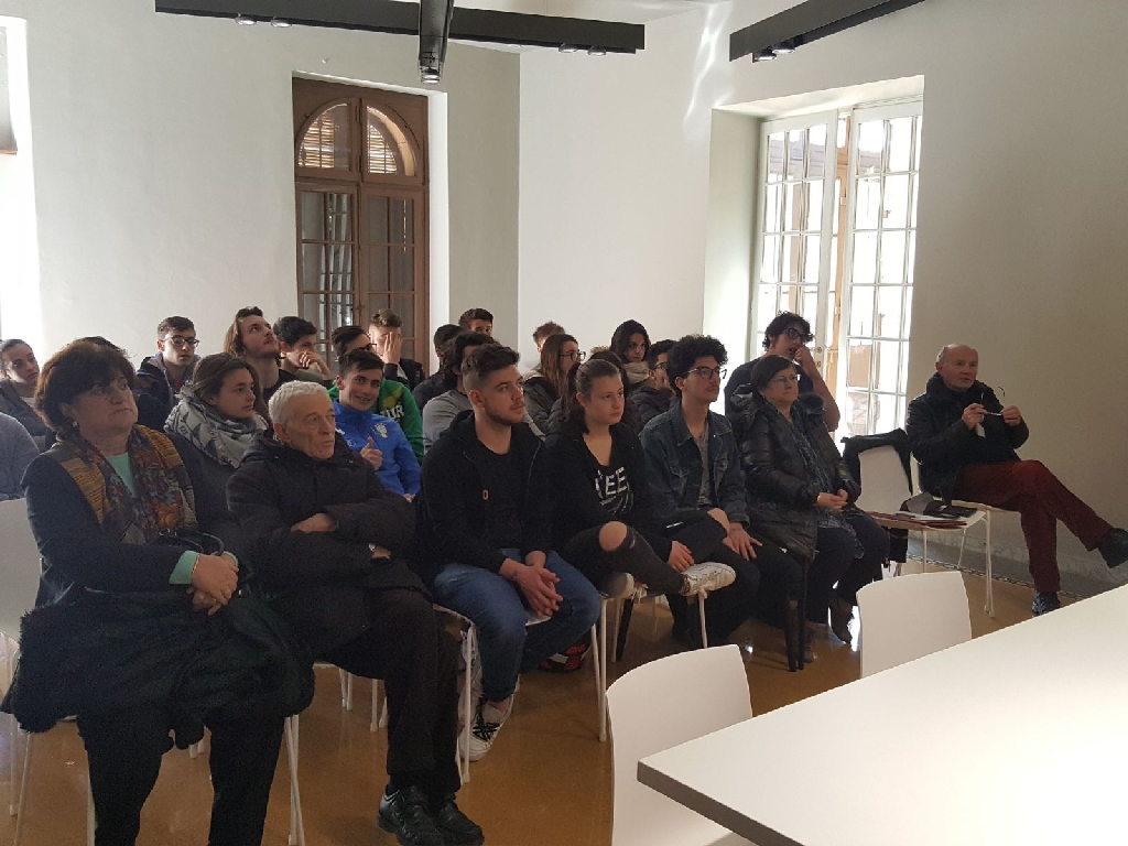 Veduta del folto ed interessato pubblico presente in sala  [Foto di Pier Franco Molinari].