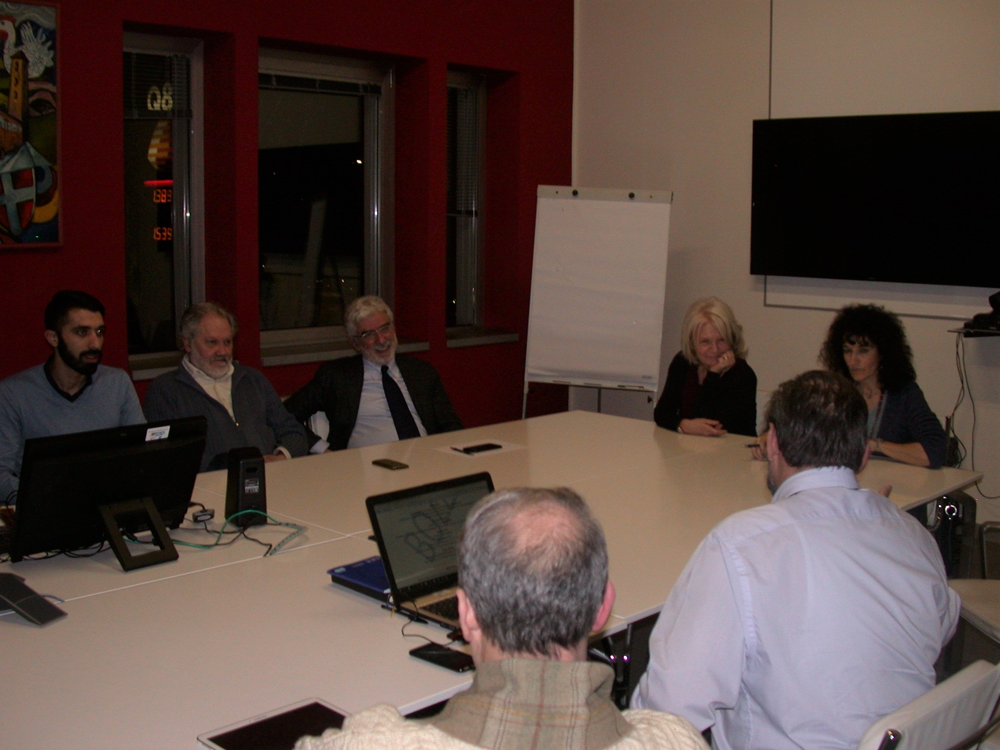 Lavori del Tavolo tecnico per la mobilità sostenibile. Da (sx in senso orario): Mirko Grieco, Giancarlo Dapavo, Domenico Catrambone, Giovanna Beccuti, Laura Nosenzo, Marco Devecchi e Mario Didier [FOTO  di Erildo Ferro].