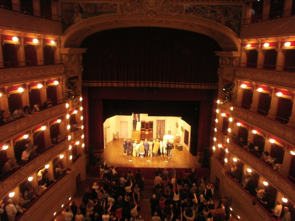 Spettacolo teatrale "Arsenico e vecchi merletti"  da parte della Compagnia teatrale amatoriale "I Matt attori" per la raccolta in beneficienza di fondi per la realizzazione del nuovo "Parco della salute" dell Ospedale Cardinal Massaia di Asti.