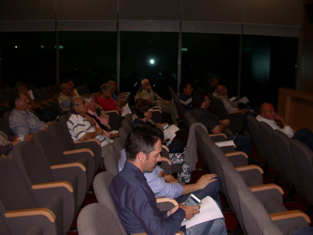 Veduta dell interessato pubblico presente in sala.