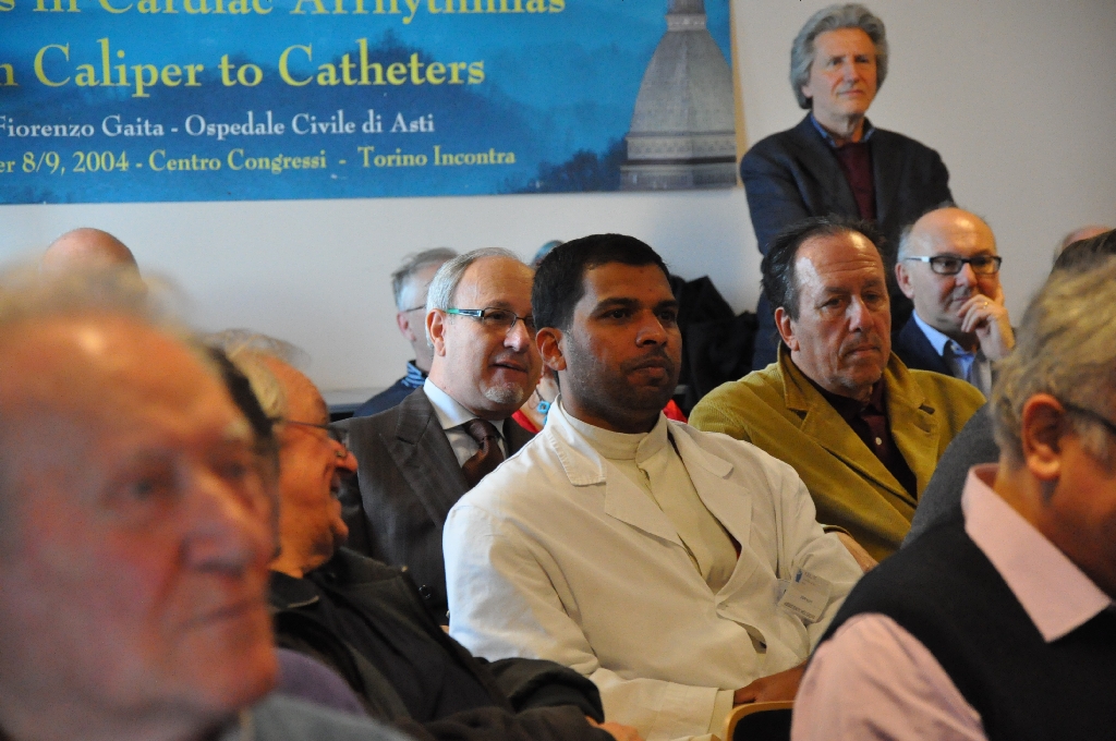 Veduta del numeroso ed interessato pubblico presente all inaugurazione del nuovo Parco della Salute dell Ospedale Cardinal Massaia di Asti [Foto di Daniela Bosia].