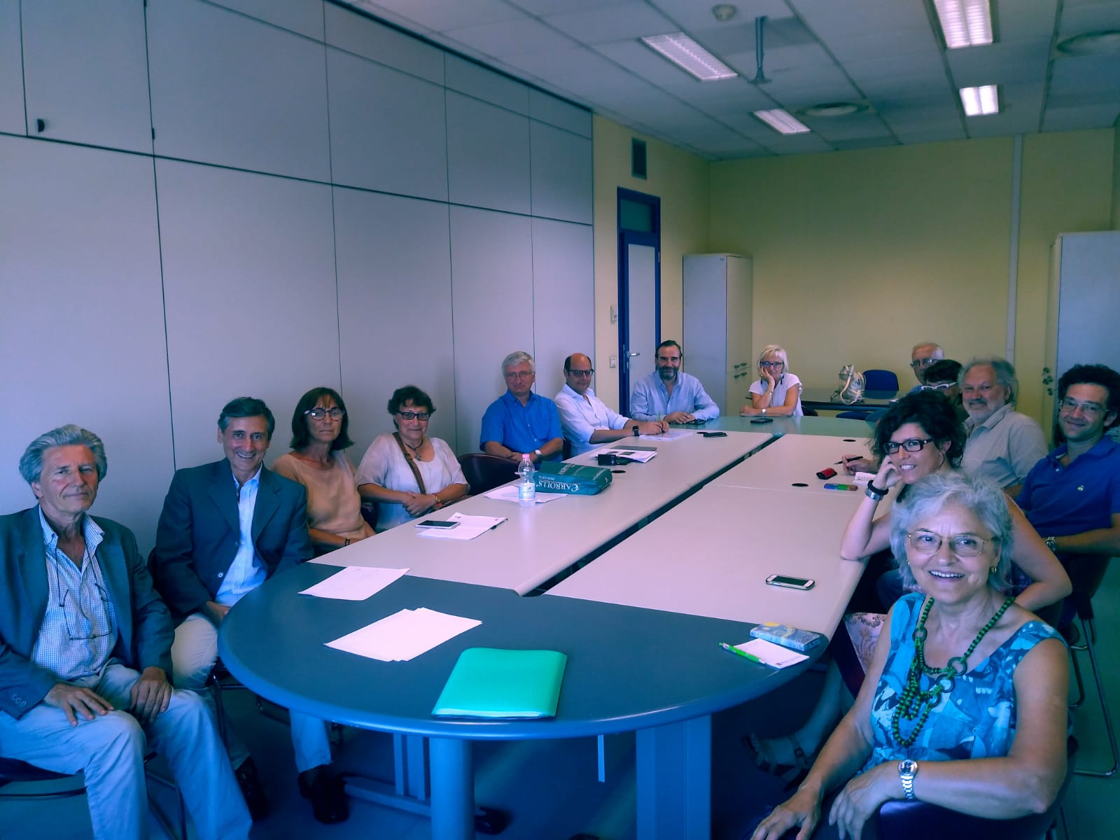 Riunione organizzata con il Direttore generale dell ASL di Asti, Dott. Mario Alparone, e i partecipanti al gruppo di lavoro sul "Parco della Salute" dell Ospedale Cardinal Massaia di Asti. Nella foto: Dott. Agr. Ernesto Doglio Cotto (Vice Presidente dell Ordine dei Dottori agronomi e Dottori forestali della Provincia di Asti), Dott. Alberto Testa (Associazione Albero gemello), Dott.ssa Patrizia Lenzi (ASL di Asti), Dott.ssa Cristina Torretta (ASL di Asti), Dott. Angelo Porta (Presidente del Circolo Legambiente Valtriversa), Dott. Mario Alparone (Direttore generale dell ASL di Asti), Prof. Marco Devecchi (Osservatorio del paesaggio astigiano), Dott.ssa Lidia Beccuti (ASL di Asti), Agr. Carlo Omegna (Presidente del Collegio degli Agrotecnici di Asti), P.a. Elena Berta (Già Responsabile del Settore verde pubblico della Città di Asti), Giancarlo Dapavo (Presidente del Circolo Legambiente Gaia di Asti), Dott. Agr. Alessandro Risso, Arch. Maria Cucchi Osano (Rappresentante dell Ordine degli Architetti della provinc