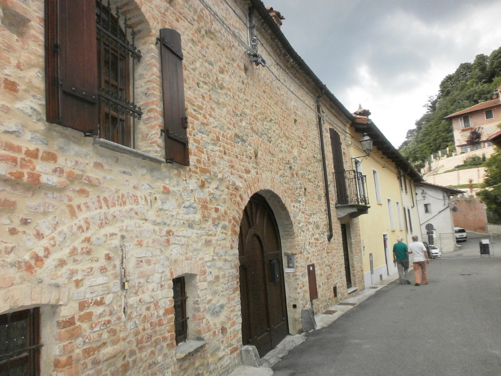 Veduta del borgo di Aramengo d Asti.