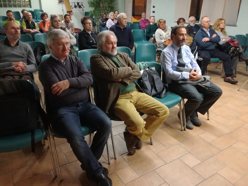 Veduta del numeroso pubblico presente all incontro di studio sulla potatura degli alberi ornamentali [FOTO di Riccardo Palma].