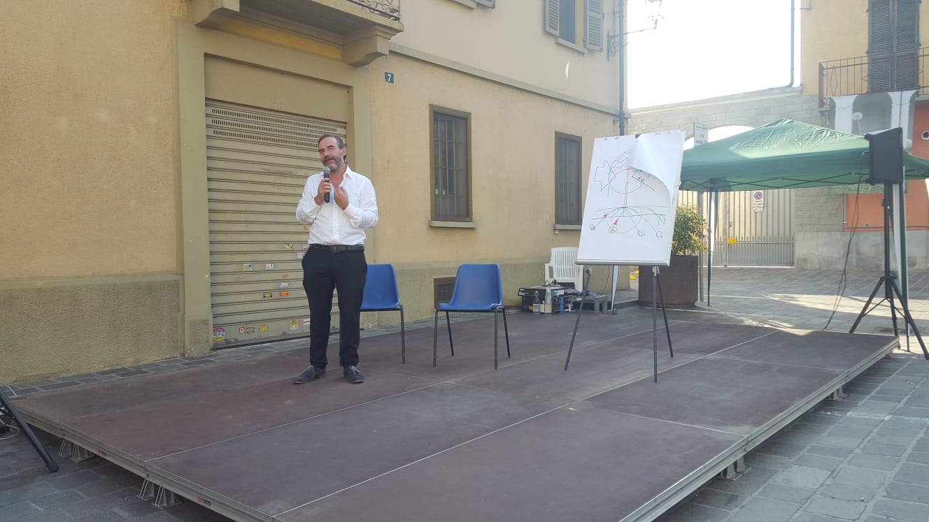 Conferenza del Prof. Marco Devecchi dell Università di Torino su "L albero come elemento identitario e memoria del paesaggio" alla XXXII Edizione di "Cambiano come Montmarte. Riuso, riciclo e sostenibilità. Tema 2019: l albero", Cambiano, domenica 15 settembre 2019 [Foto di Alberto Guggino].