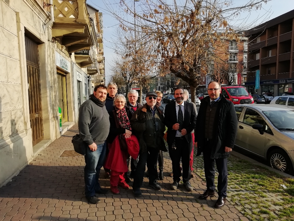 Foto ricordo in occasione del rilievo sulla componente arborea compromessa (alberi morti, abbattuti o deperienti) in Corso Torino ad Asti. Nella foto da (sx): Riccardo Palma, Mirella Zitti, Angelo Porta, Vittorio Fiore, Marco Devecchi, Giancarlo Dapavo e Maurizio Rasero (Sindaco di Asti).