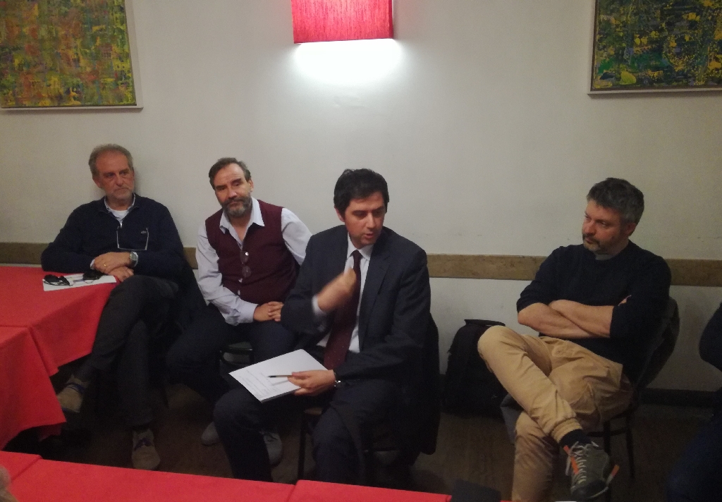 Avvio della riunione da parte del Presidente Giovanni Currado del Tavolo tecnico per la mobilità sostenibile [FOTO di Riccardo Palma].