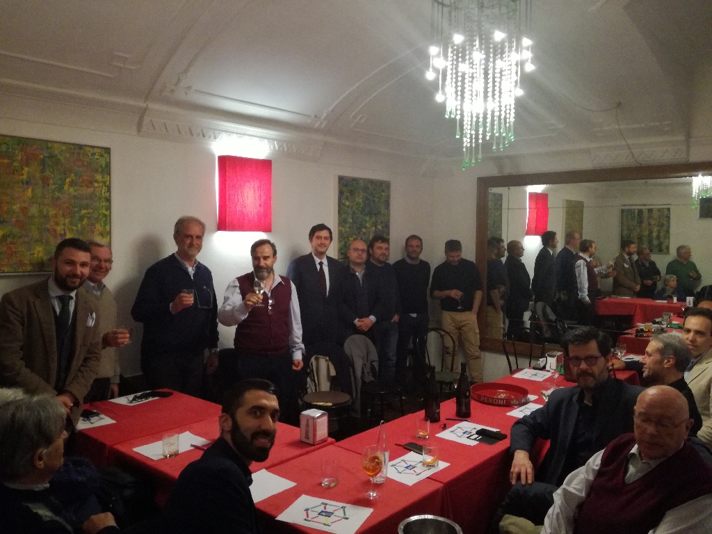 Brindisi al termine della riunione del Tavolo tecnico per l organizzazione di un incontro pubblico con i candidati Presidenti e Consiglieri alla Regione Piemonte e Candidati al parlamento europeo sui temi della mobilità sostenibile [FOTO di Riccardo Palma].