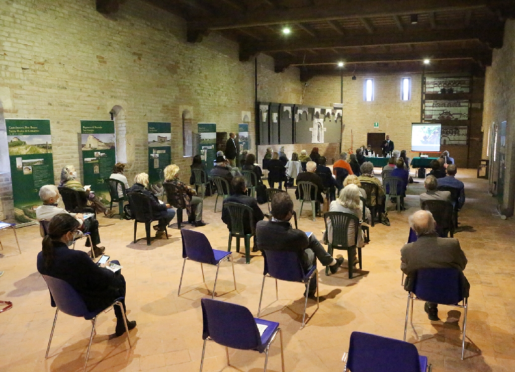 Avvio da parte di Marco Devecchi (Presidente dell'Osservatorio del paesaggio per il Monferrato e l'Astigiano) della Cerimonia di consegna degli Alfieri del paesaggio 2020.