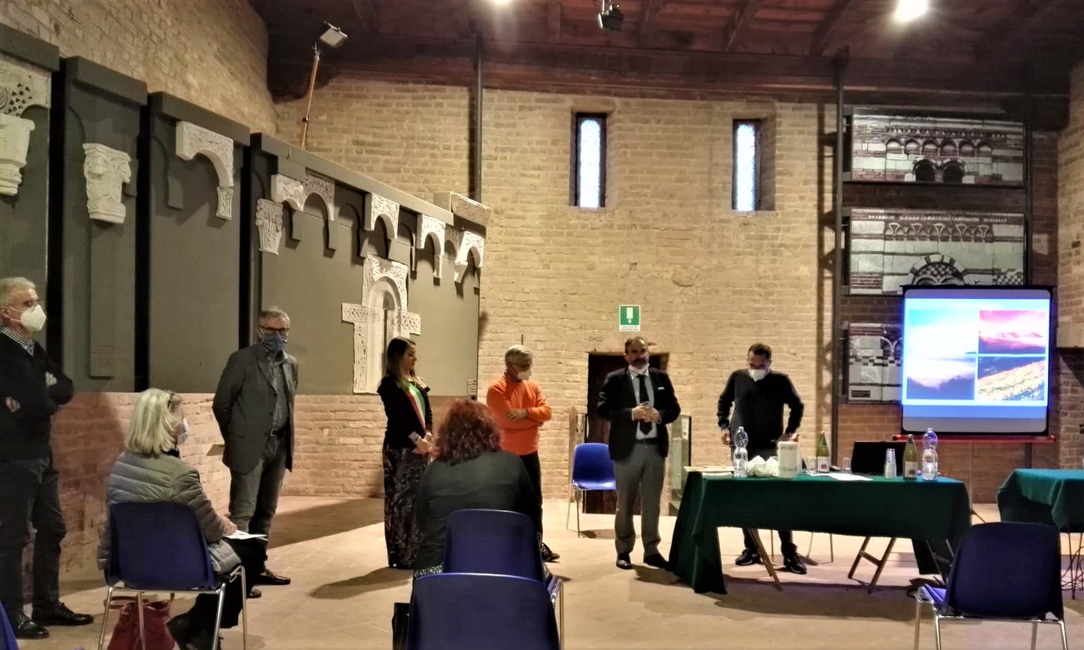 Avvio da parte di Marco Devecchi (Presidente dell'Osservatorio del paesaggio per il Monferrato e l'Astigiano) della Cerimonia di consegna degli Alfieri del paesaggio 2020.