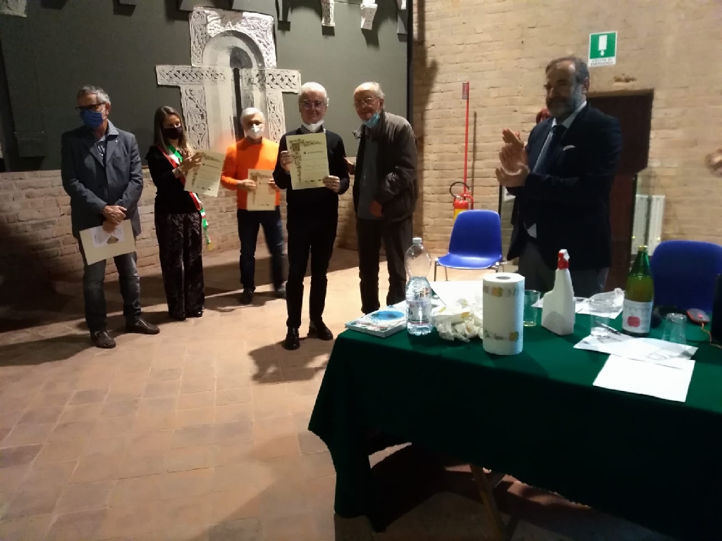Consegna del Premio Alfiere del paesaggio astigiano 2020 a Franco Correggia di Terra, Boschi, Gente e Memorie.