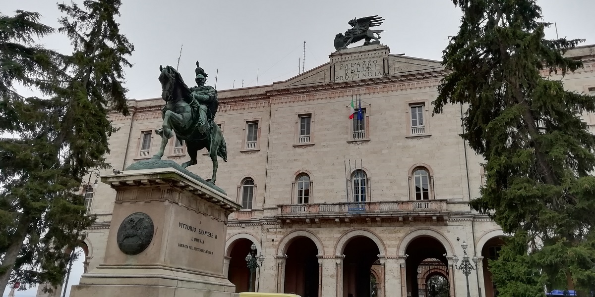 Veduta del Palazzo della Provincia di Perugia sede del Convegno Ailanto e paesaggio.