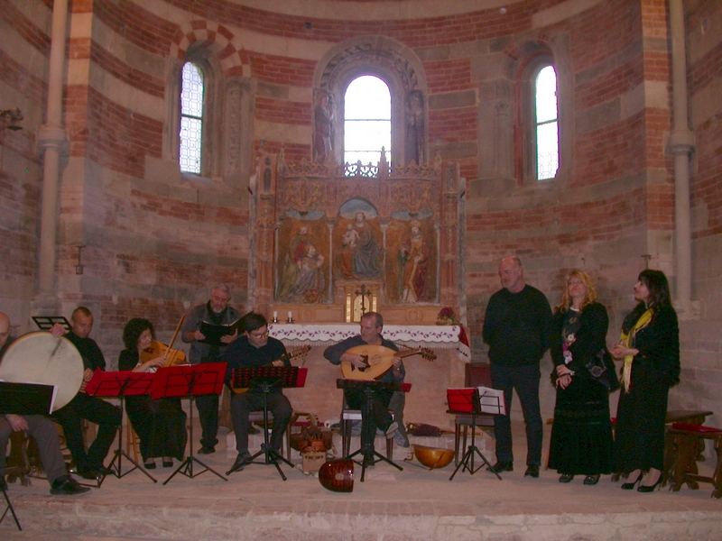 Esecuzione di Brani di musiche medioevali dei secoli XIII e XIV.