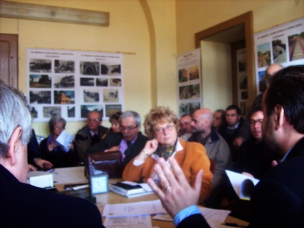 Lavori dell'Assemblea generale dell'Osservatorio del paesaggio, presieduti da Marco Devecchi (dx) e verbalizzati da Dario Rei (sx).