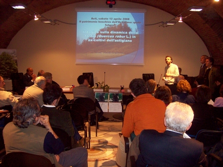 Intervento del Dott. Cacciabue sull'esperienza delle squadre forestali nella gestione del patrimonio boschivo.