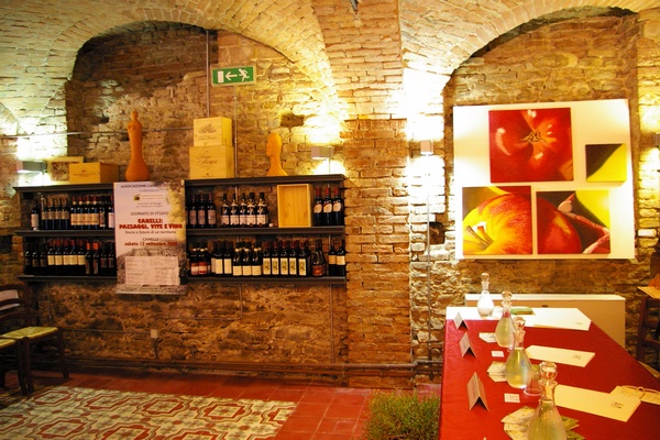 Veduta delle sale interne dell`Enoteca Regionale di Canelli