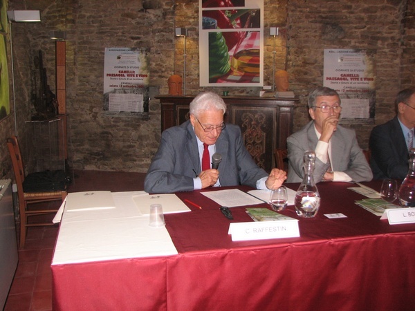 Relazione del Prof. Claude Raffestin (Geografo, Professore onorario dell`Università di Ginevra) su "Il ruolo dei paesaggi nella costruzione della identità e dell`appartenenza collettiva"