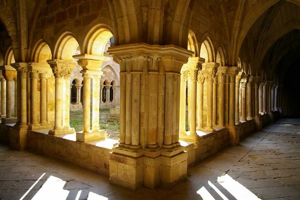  Veduta del Monastero di Santa Maria La Real ad Aguilar de Campoo in Spagna. 