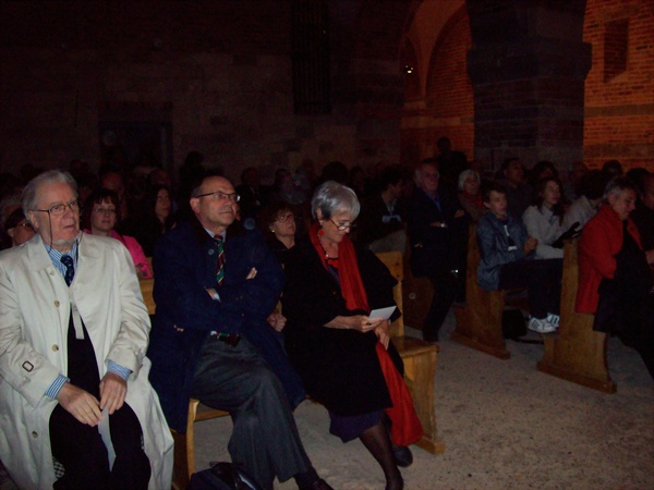  Pubblico presente all`interno della Canonica di Vezzolano per il Concerto del Gruppo di musica antica "La Ghironda" dal titolo "Vinum bonum et soave" (canti e danze del medioevo).