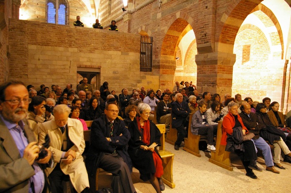 Pubblico presente all`interno della Canonica di Vezzolano per il Concerto del Gruppo di musica antica "La Ghironda" dal titolo "Vinum bonum et soave" (Canti e danze del medioevo).