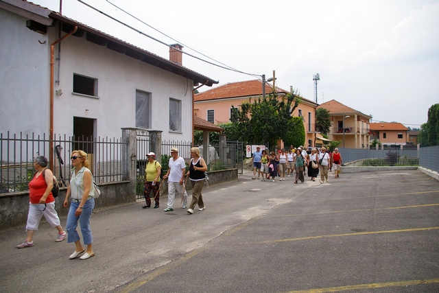 Avvio della passeggiata attraverso il quartiere di Corso Alba ad Asti.