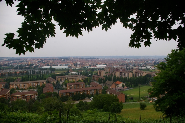 Veduta della città di Asti dal Belvedere di Villa Montalcini a  Valle San Pietro ad Asti.