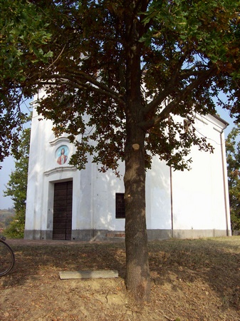 Chiesetta campaste della Valtriversa.