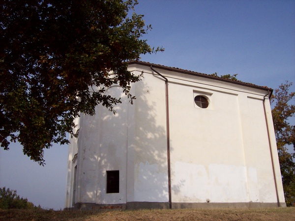 Chiesetta campaste della Valtriversa.