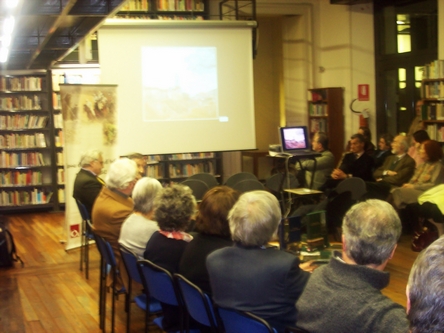 Veduta del pubblico presente alla presentazione del Volume "Il paesaggio dipinto. Astigiano, Monferrato e Langhe" presso la Biblioteca consorziale astense.