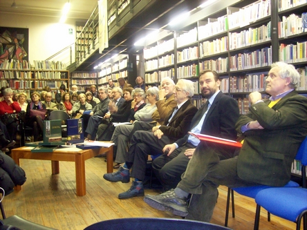 Autori del Volume "Il paesaggio dipinto. Astigiano, Monferrato e Langhe" (dal fondo): Dott. Franco Correggia, Arch. Marco Bianchi, Prof. Renato Bordone, Arch. Marina Cappellino, Prof. Luciana Quagliotti, Prof. Laurana Lajolo, Prof. Ottavio Coffano, Prof. Gian Luigi Bravo, Prof. Marco Devecchi e Prof. Dario Rei"