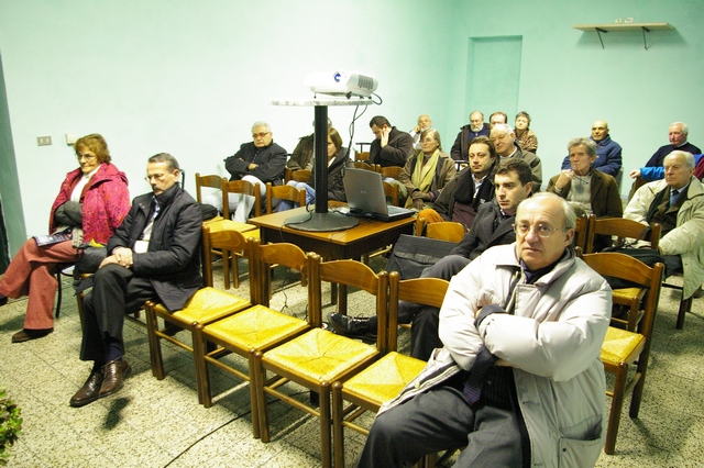 Veduta del pubblico presente in sala in occasione della Sesta sessione degli Stati generali del paesaggio ad Antignano su "Il paesaggio è una risorsa favorevole all`economia locale". In prima fila Il Sindaco di Antignano, Dott. Franco Bosia, e il Vice Sindaco di Antignano, il Dott. Angelo Borgogno.
