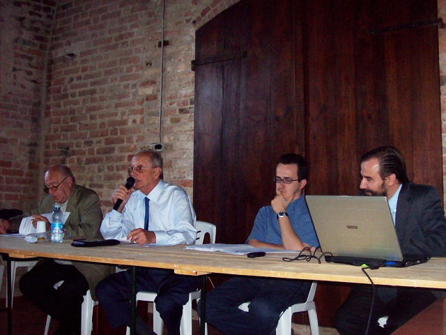 Tavolo dei relatori ad avvio della terza sessione degli Stati generali del paesaggio (da sx Prof. Erildo Ferro, Ing. Francesco Garetto, Dott. Giampaolo Fassino e Prof. Marco Devecchi)