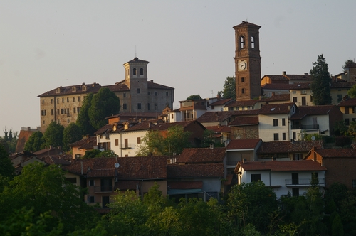 Veduta dell'abitato di Moncucco Torinese sede della terza sessione degli Stati generali del Paesaggio Astigiano