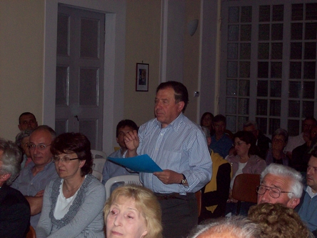 Contributo alla discussione da parte di un partecipante alla riunione.