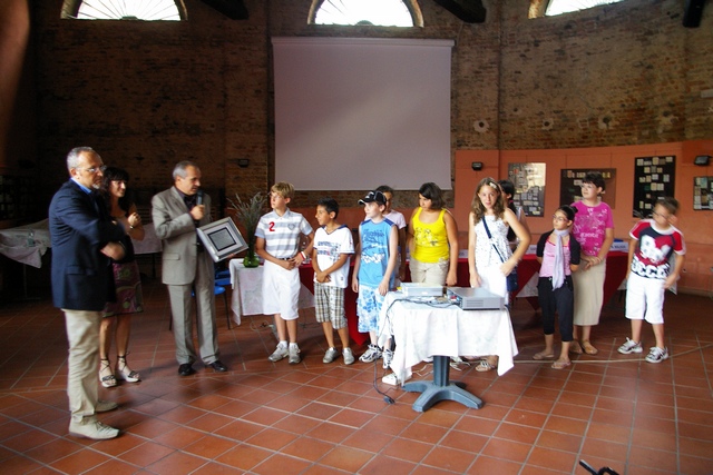 Paola Vignale  e Pier Franco Ferraris - Premiazione del documentario "Terra ...meraviglioso giardino" Scuola Media di Rocchetta Tanaro