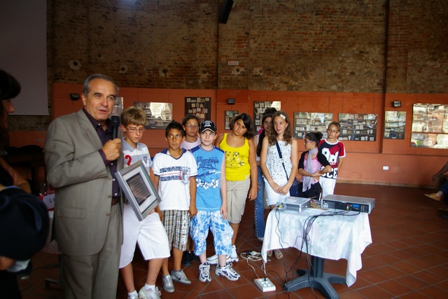Paola Vignale  e Pier Franco Ferraris - Premiazione del documentario "Terra ...meraviglioso giardino" Scuola Media di Rocchetta Tanaro