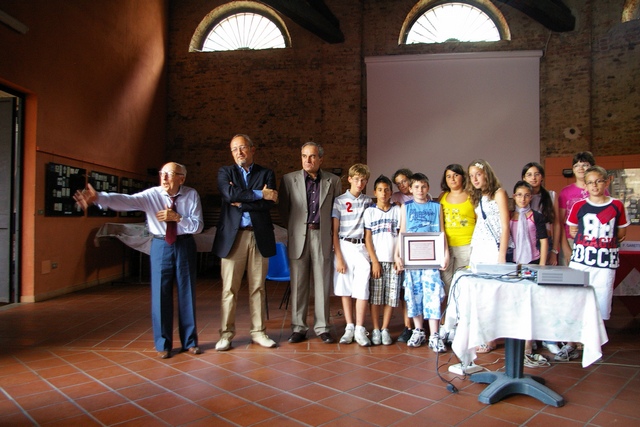Paola Vignale  e Pier Franco Ferraris - Premiazione del documentario "Terra ...meraviglioso giardino" Scuola Media di Rocchetta Tanaro