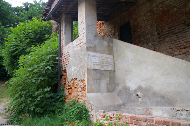 Epigrafe - "Eleonora Incisa Chigi - Raccomanda alla Civiltà dei Rocchettesi la conservazione e pulizia di questo lavatoio - 1905"