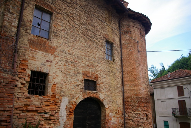 Veduta di un'ala del Castello di Rocchetta Tanaro